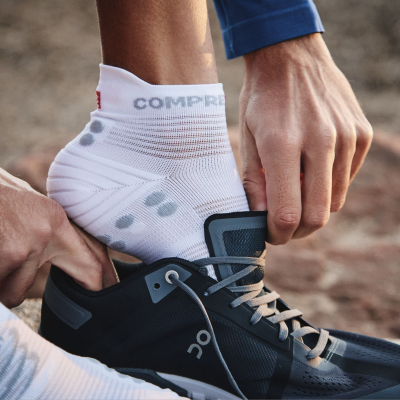 Compressport Pro Racing Socks V4.0 Run White Alloy