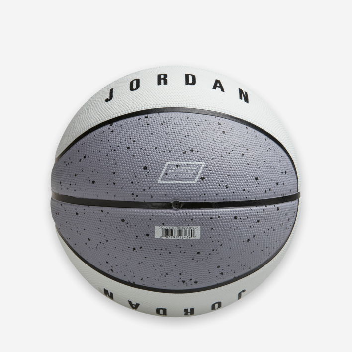 Jordan Playground 2.0 8P Basketball 1