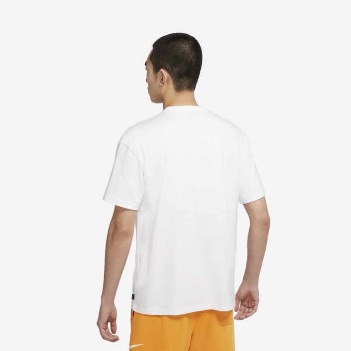 Nike Sportswear Premium Essentials Pocket T-Shirt 1