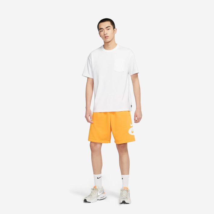 Nike Sportswear Premium Essentials Pocket T-Shirt 3